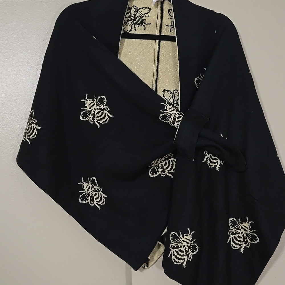 Top It Off Black and Gold Open Front Wrap with Bee Design One Size - Picture 3 of 5